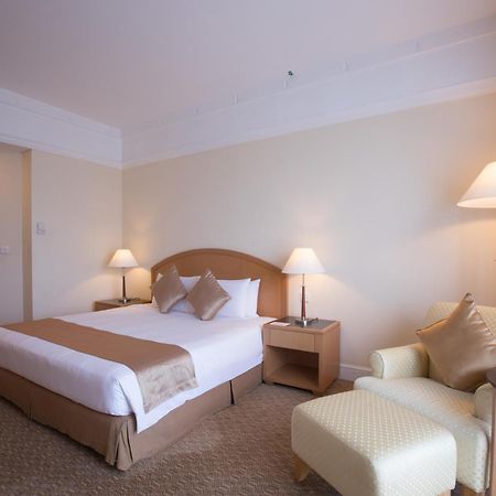 Royale Chulan Seremban Ngoại thất bức ảnh A room at the hotel