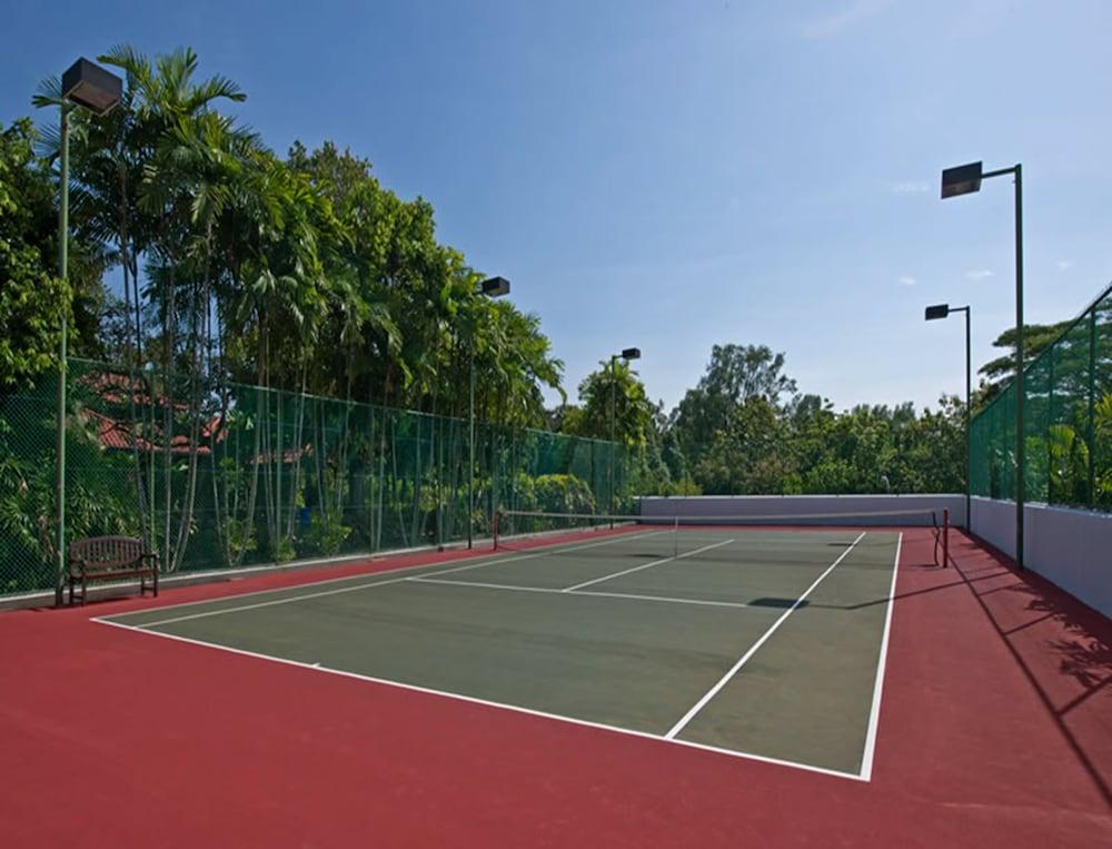 Royale Chulan Seremban Ngoại thất bức ảnh Tennis court