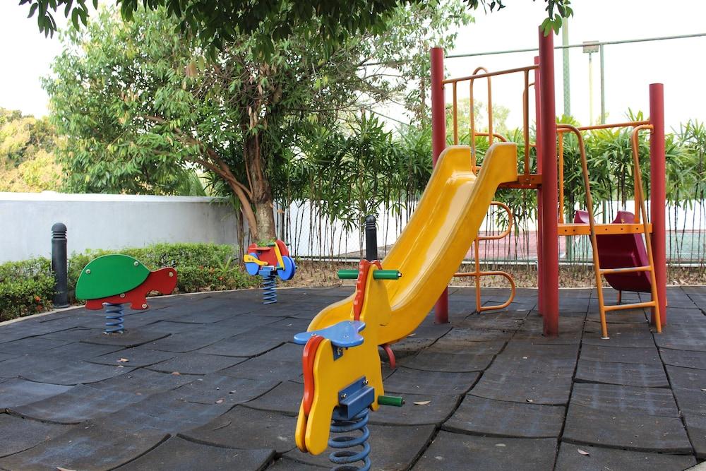 Royale Chulan Seremban Ngoại thất bức ảnh Playground