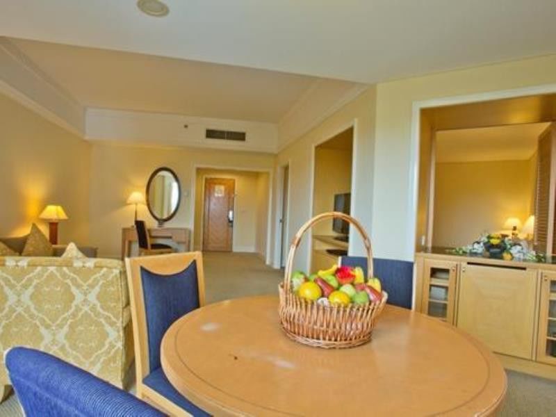 Royale Chulan Seremban Ngoại thất bức ảnh A suite at the Grand Hotel