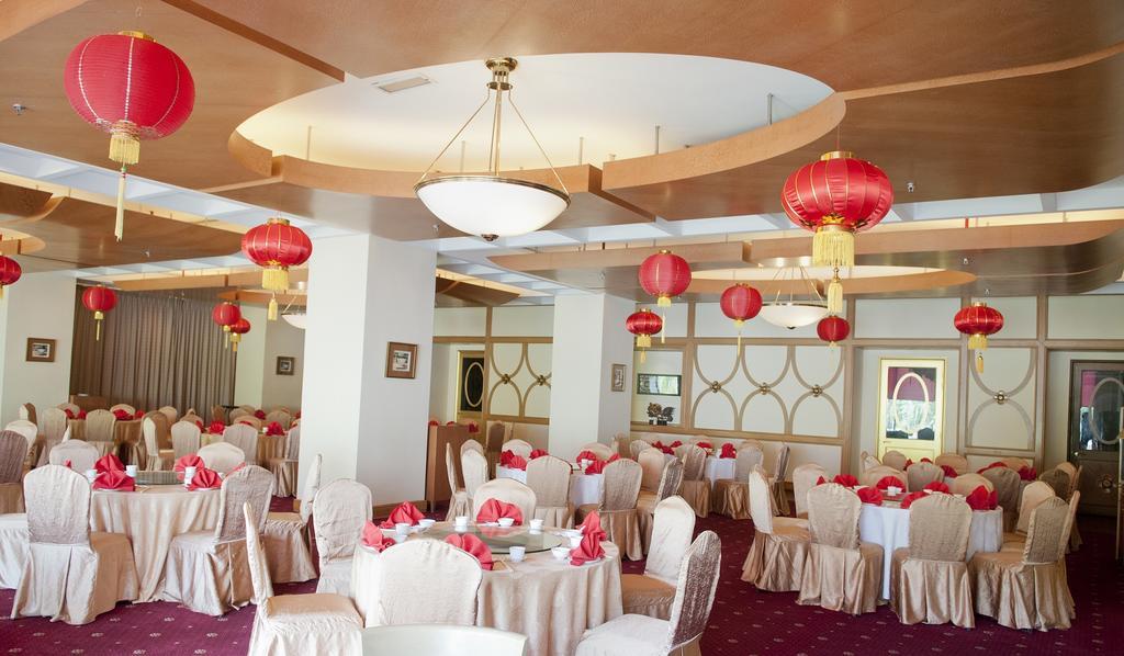 Royale Chulan Seremban Ngoại thất bức ảnh The interior of the restaurant